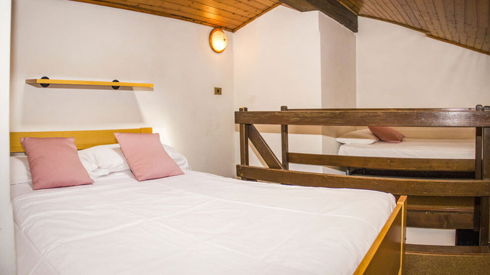 Bed and breakfast in Rovereto: Residence Concaverde offers you a relaxing atmosphere with swimming pool, clay tennis court, small trips, cultural events.